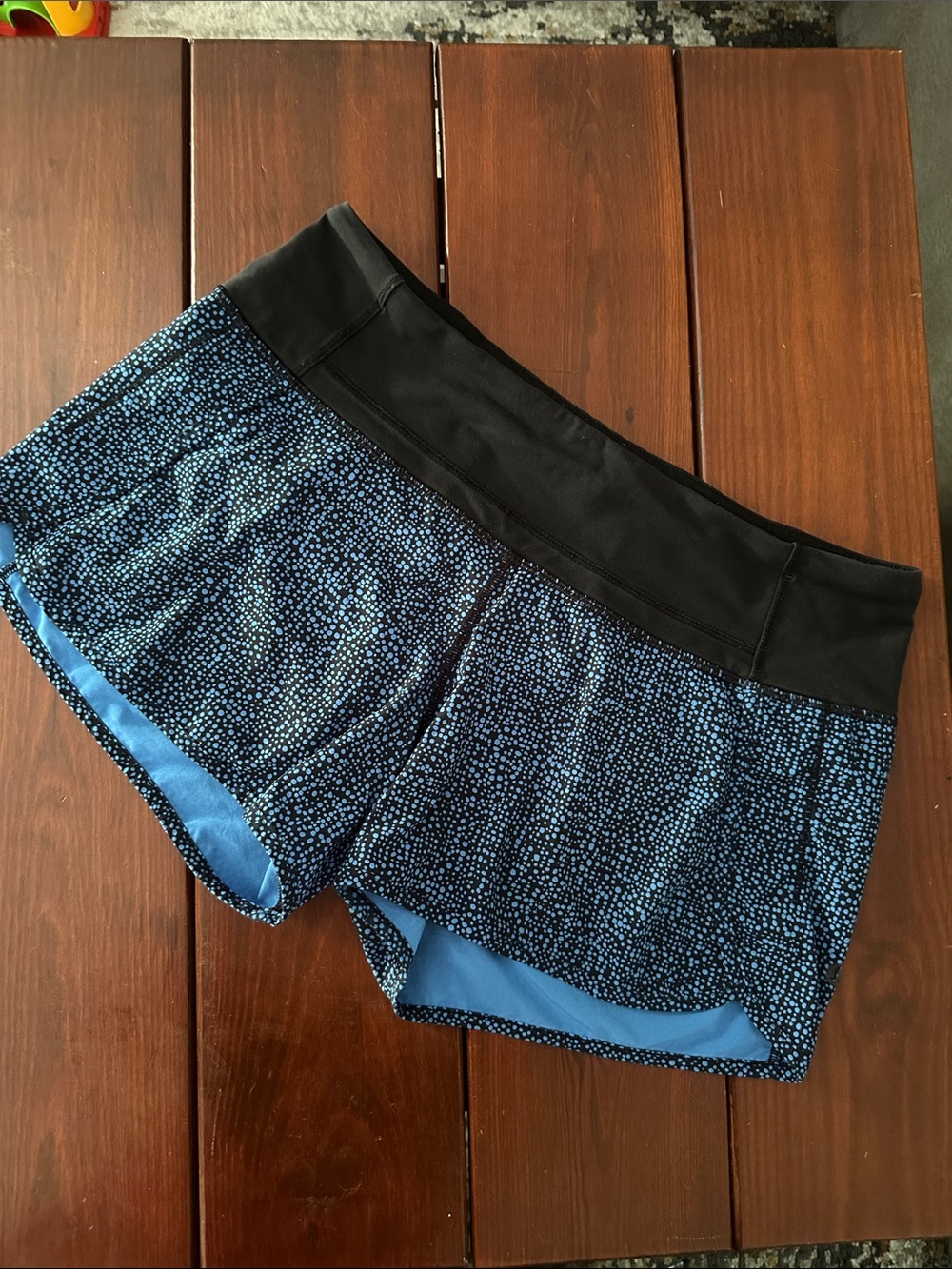 Lululemon Women’s Running Shorts in Navy Blue with black speckles- size 6